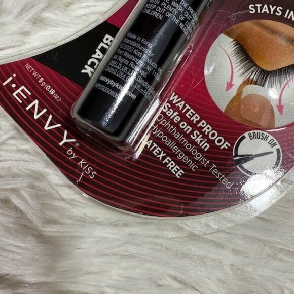 The Book of Lashes Volume II Sparkle + I-Envy Black Super Strong Adhesive Set - Picture 9 of 10
